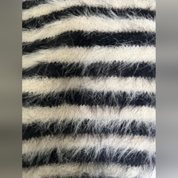 Kimchi Blue Women's multi Crop-top - Picture 4 of 4